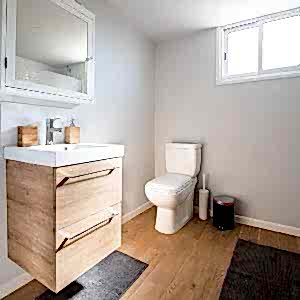 Sade ve Basit Banyo Dolabı ve Mobilyası 300x300 - Banyo Dolapları